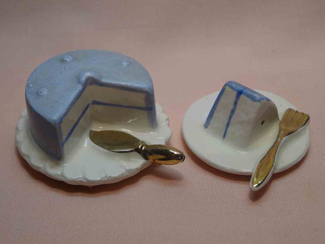 Japan miniature cake & slice salt and pepper shakers - blue