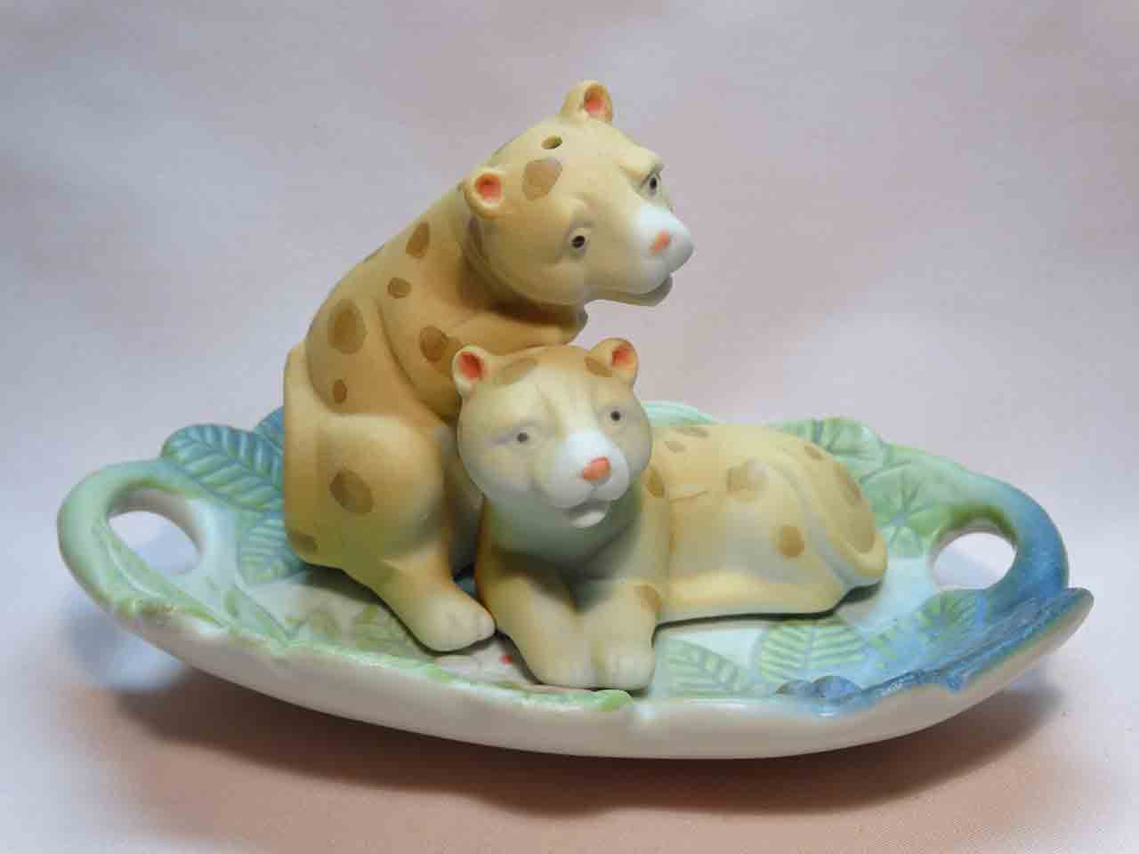 Takanashi African Safari animal series of salt and pepper shakers - leopards