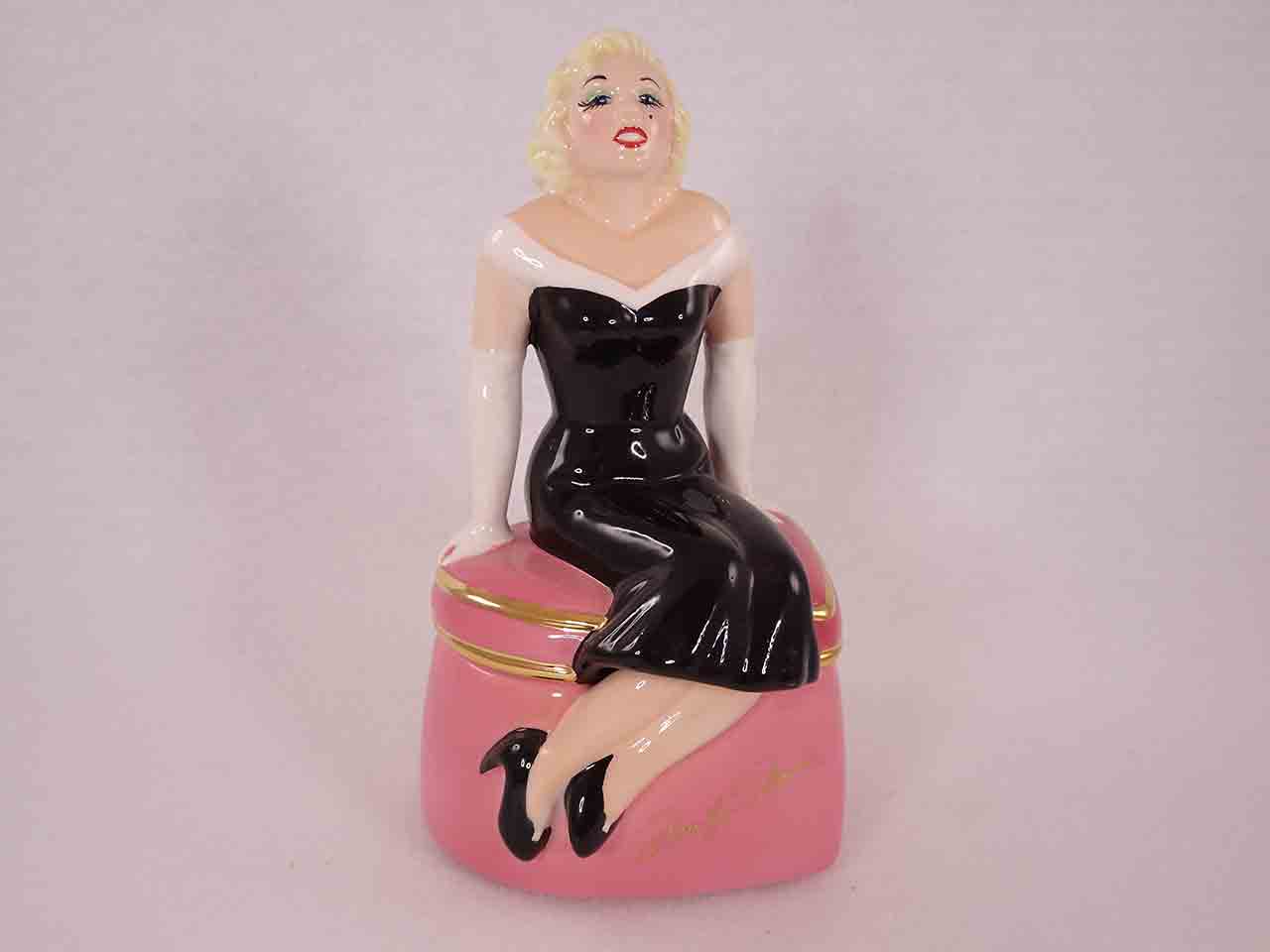 Marilyn Monroe salt and pepper shakers by Clay Art