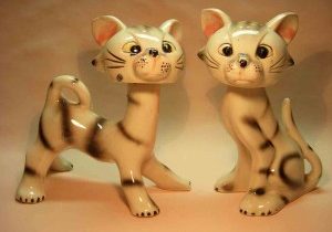 Spike and bobber large cats salt and pepper shaker
