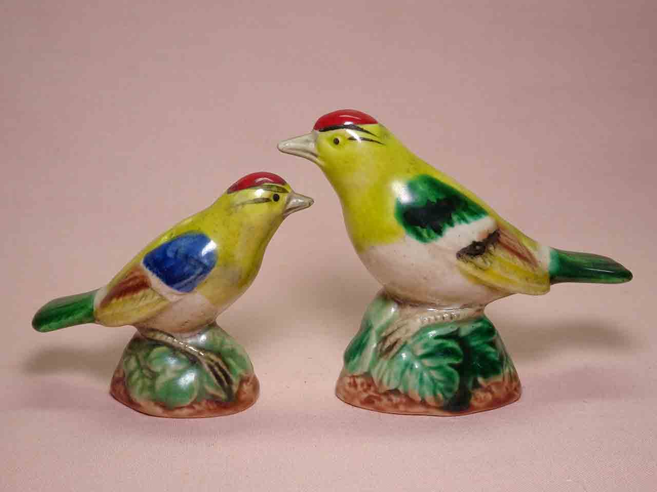 Vintage Made in Japan birds salt and pepper shakers - Goldfinches