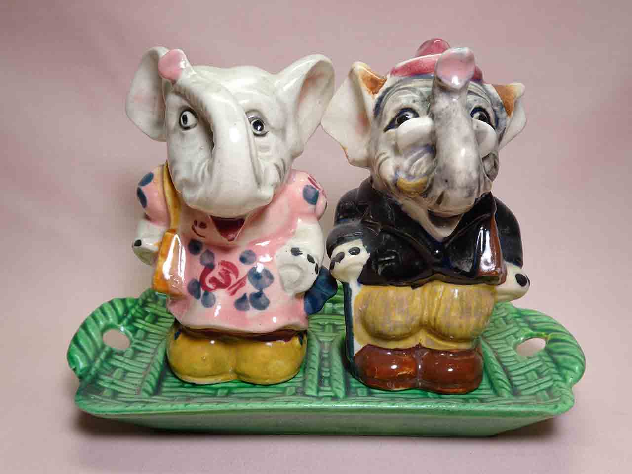 Dressed animal couples on green trays salt and pepper shakers - elephants