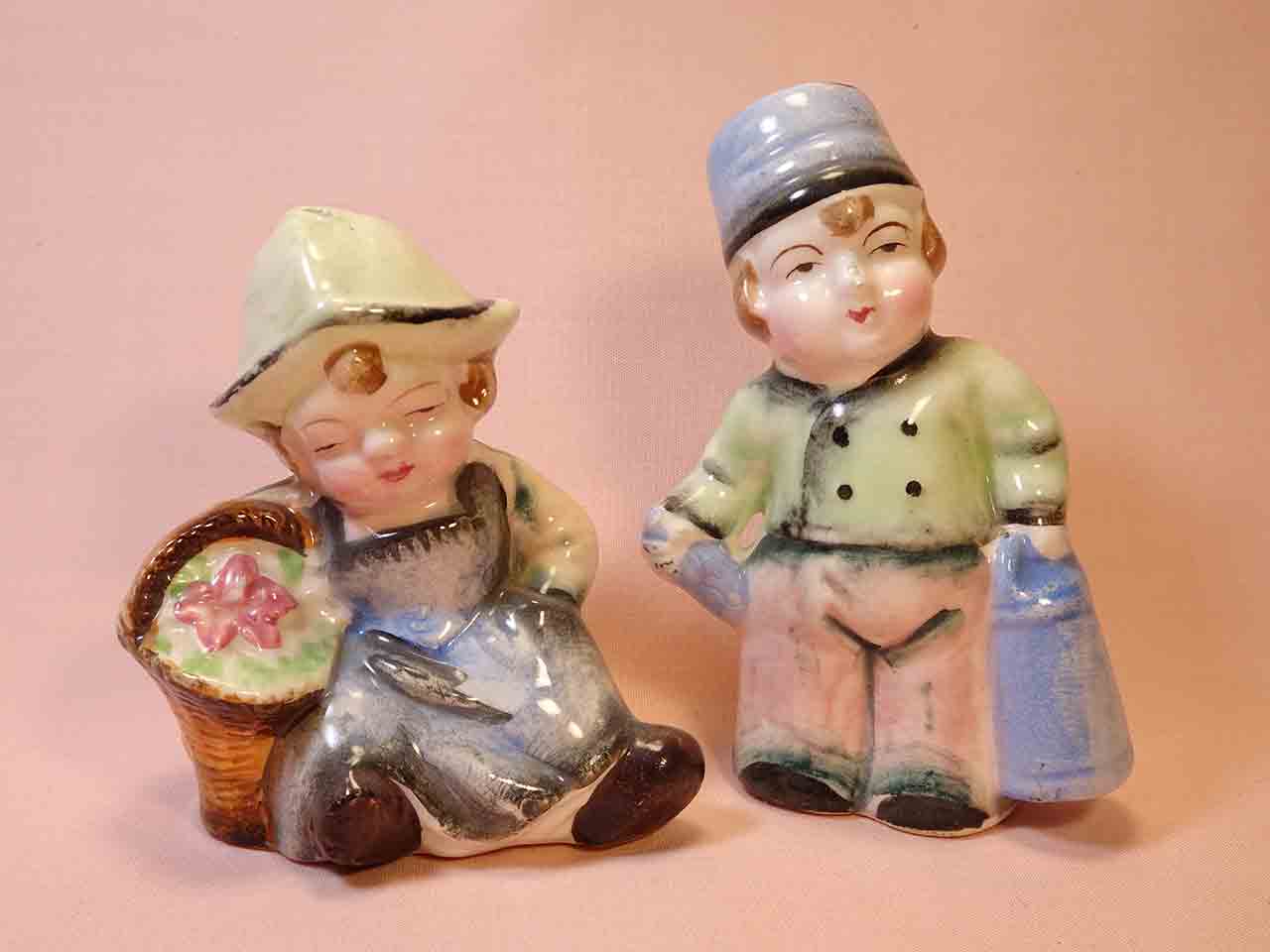 Holland Dutch couple salt and pepper shakers