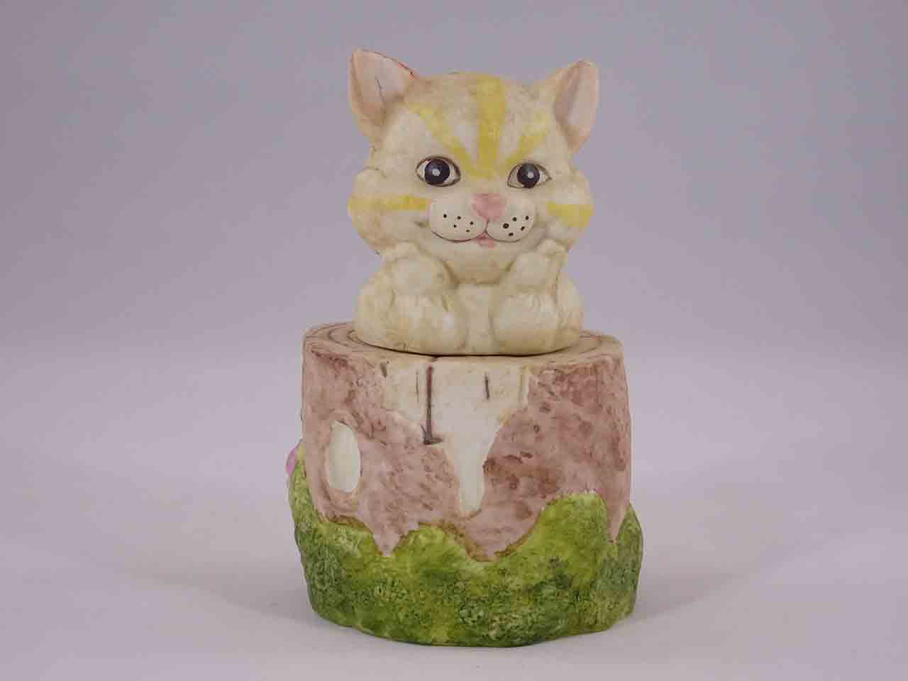 Animals on Tree Stumps Stacker Series Salt and Pepper Shakers - Cat
