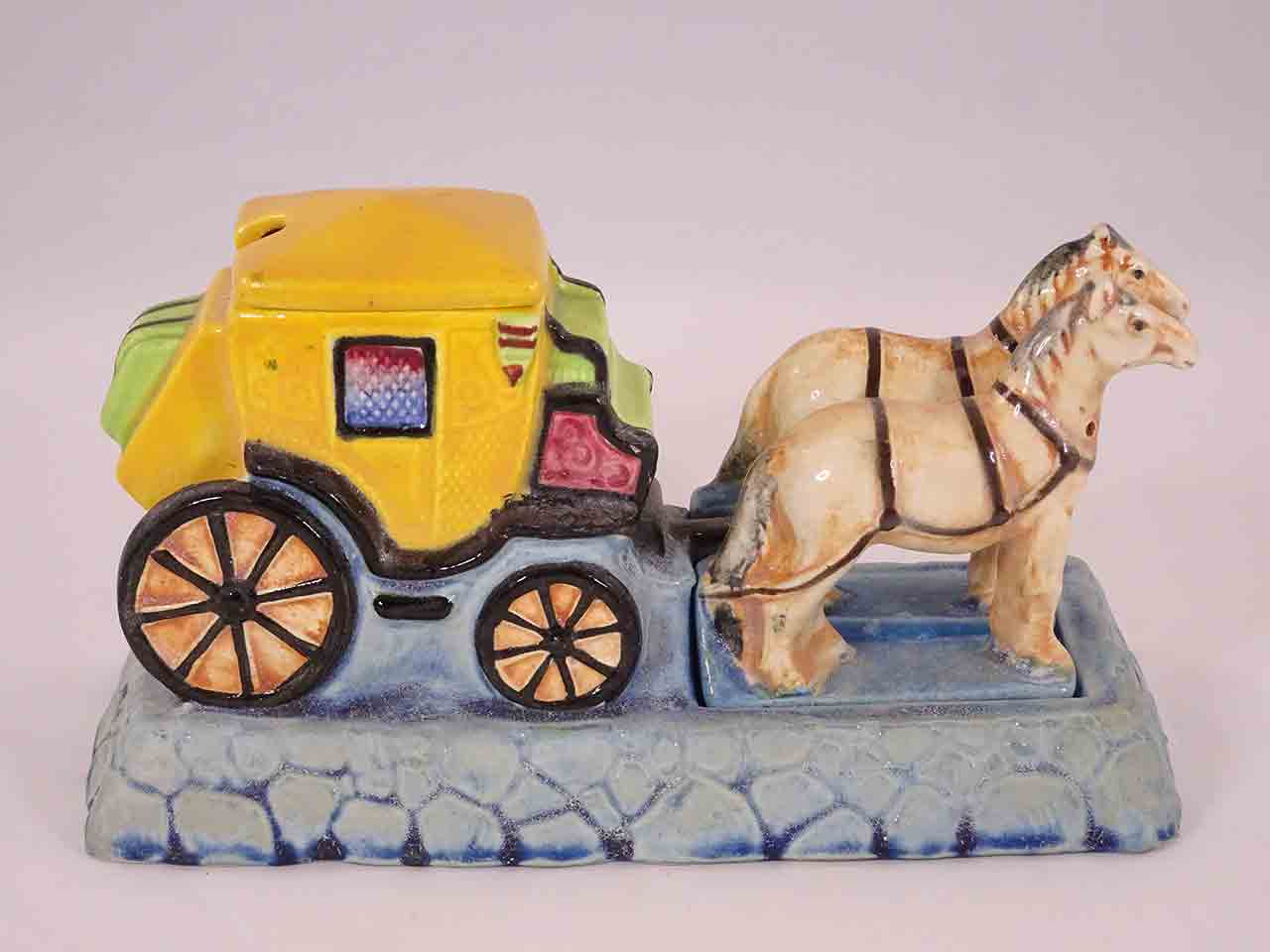 Marutomoware horse and carriage condiment salt and pepper shakers