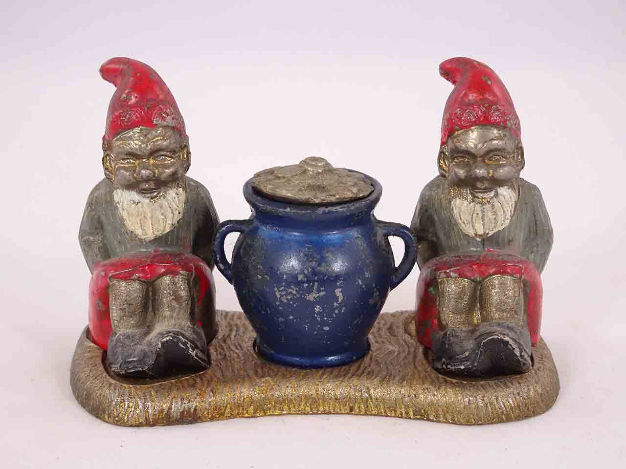 Metal Irish gnomes with pot of gold condiment salt and pepper shakers