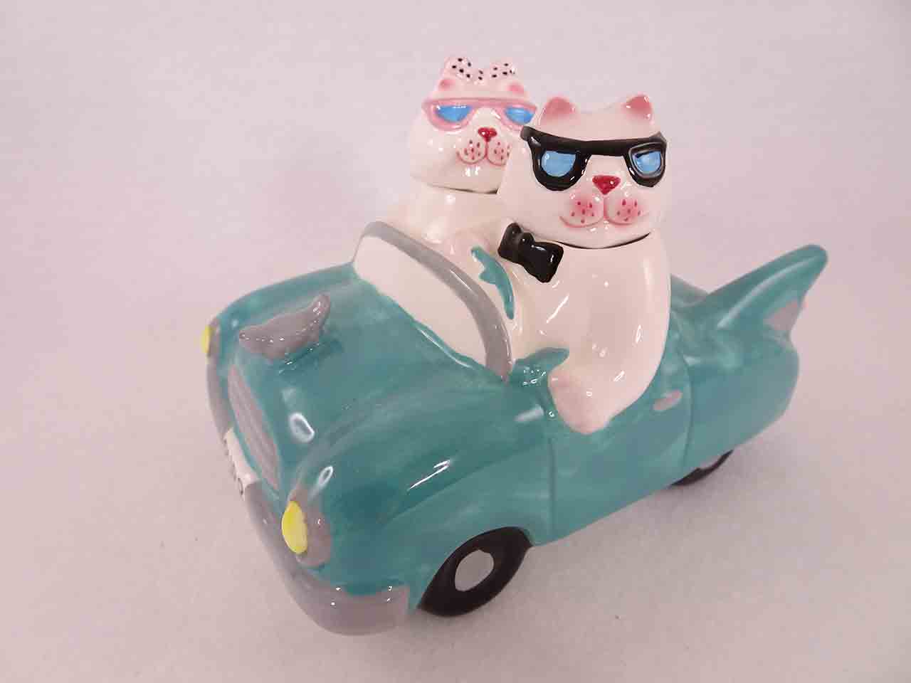 Clay Art cats in car nodder