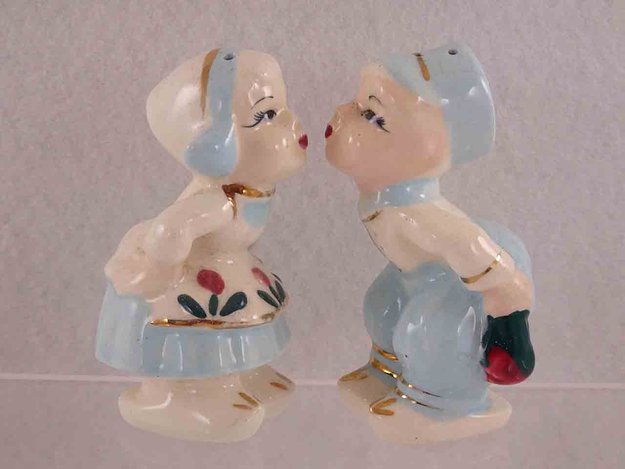 Napco kissing Dutch (Holland) couple salt and pepper shakers