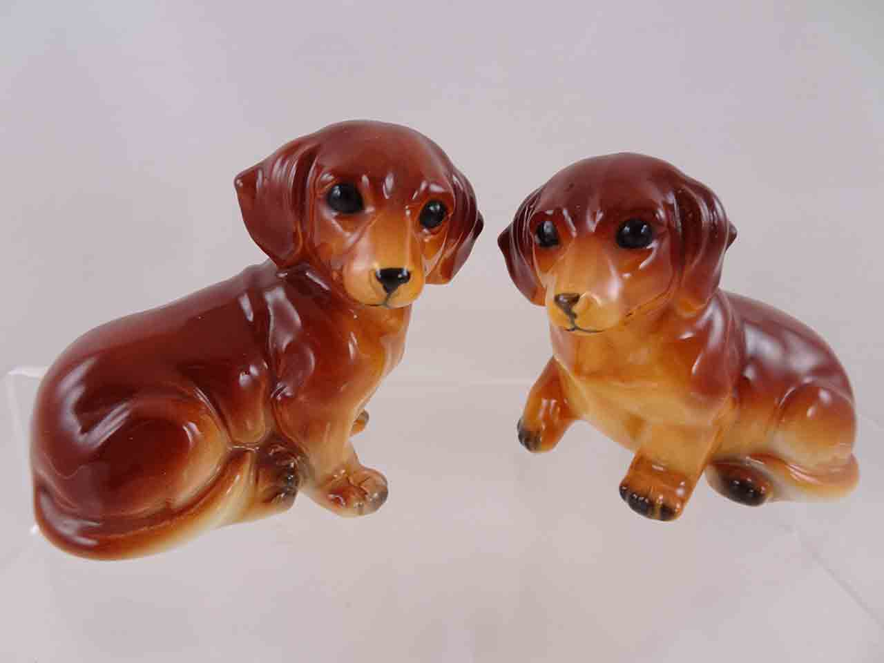 Napcoware Japan puppy dogs salt and pepper shakers - Dachshunds