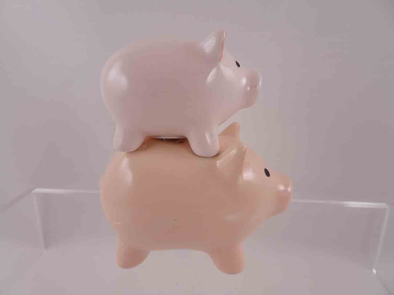 Ganz stacking animals salt and pepper shaker series - pigs