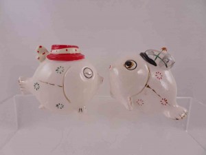 Sonsco Japan anthropomorphic fish wearing hats salt and pepper shakers