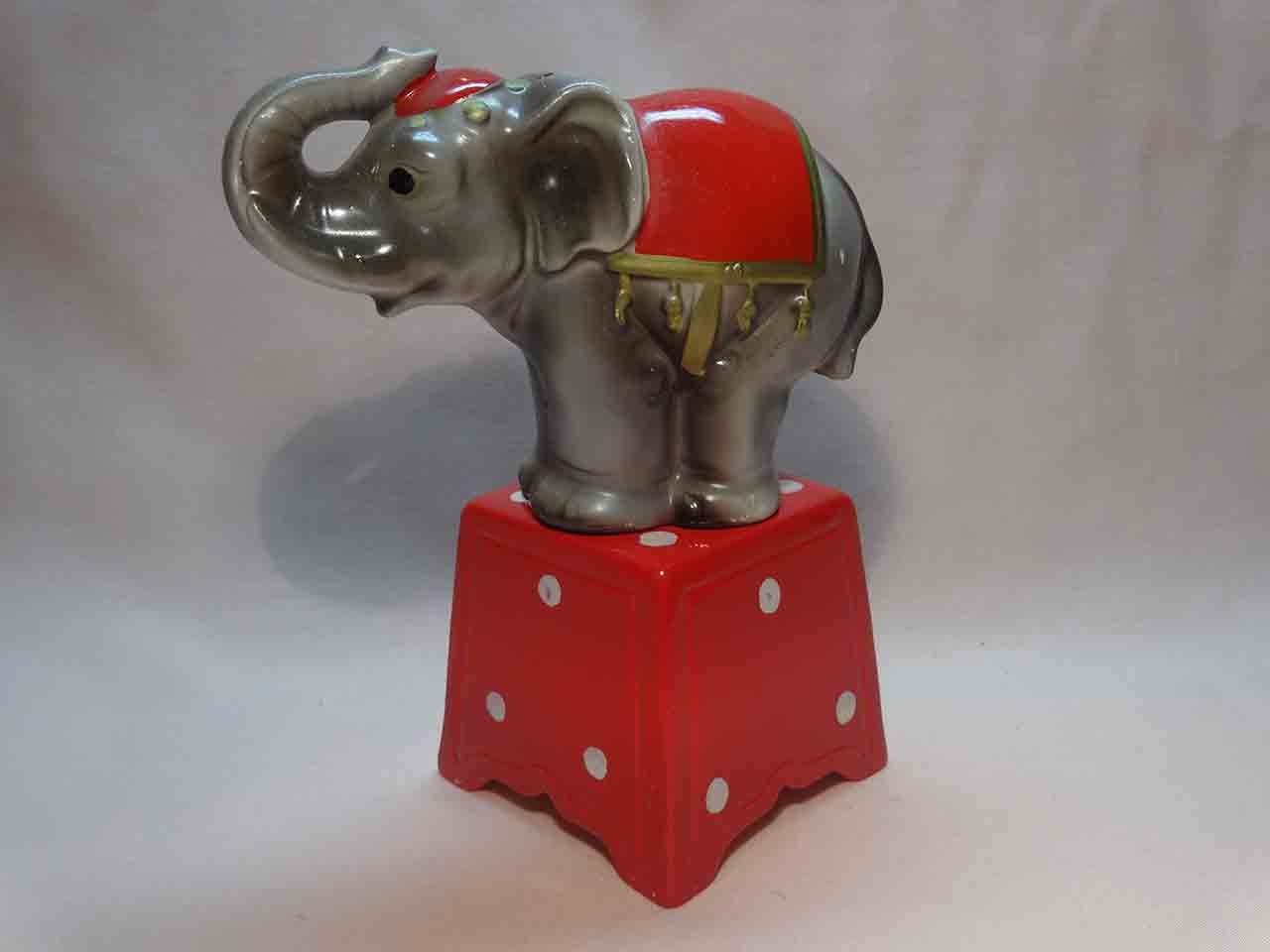 Circus animal on pedestal salt and pepper shakers - elephant
