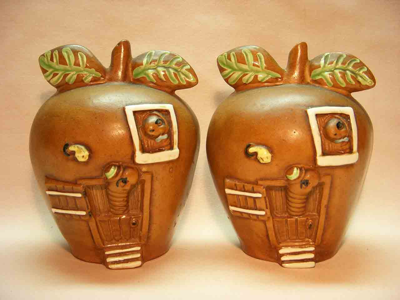 Twin Winton apples salt and pepper shakers