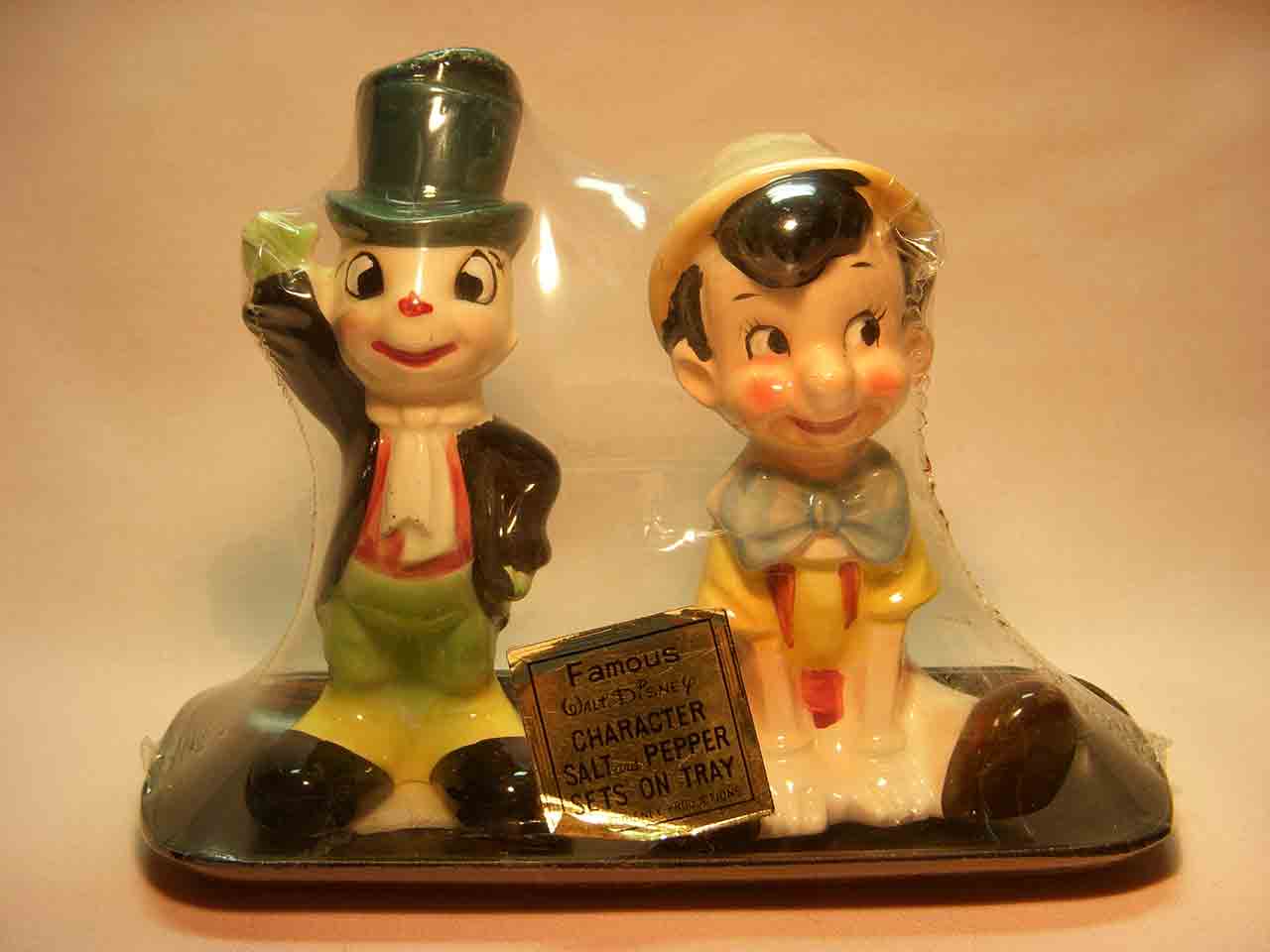 Vintage Enesco series of Walt Disney characters on trays - Pinocchio and Jiminy Cricket