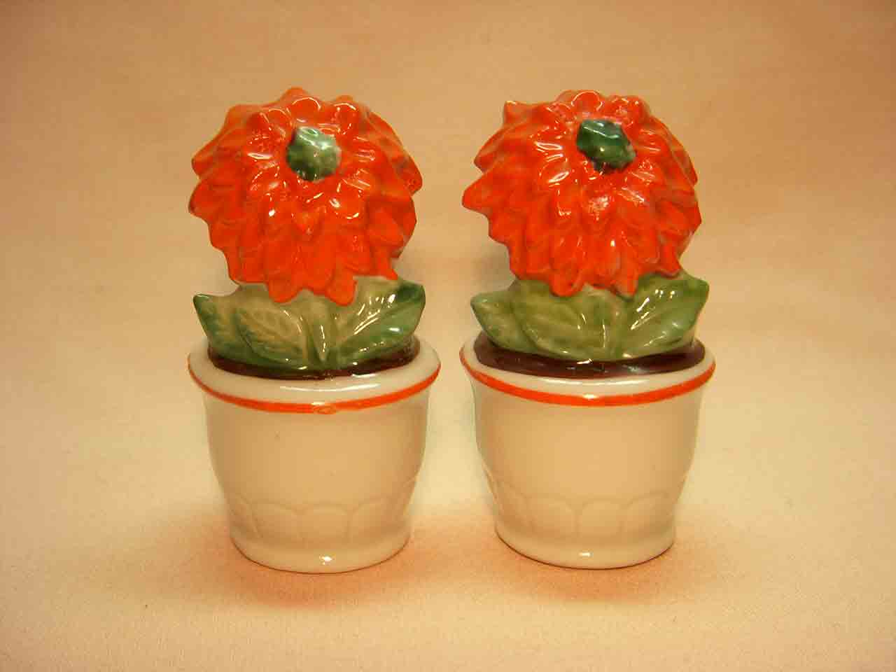Germany flowers salt and pepper shakers