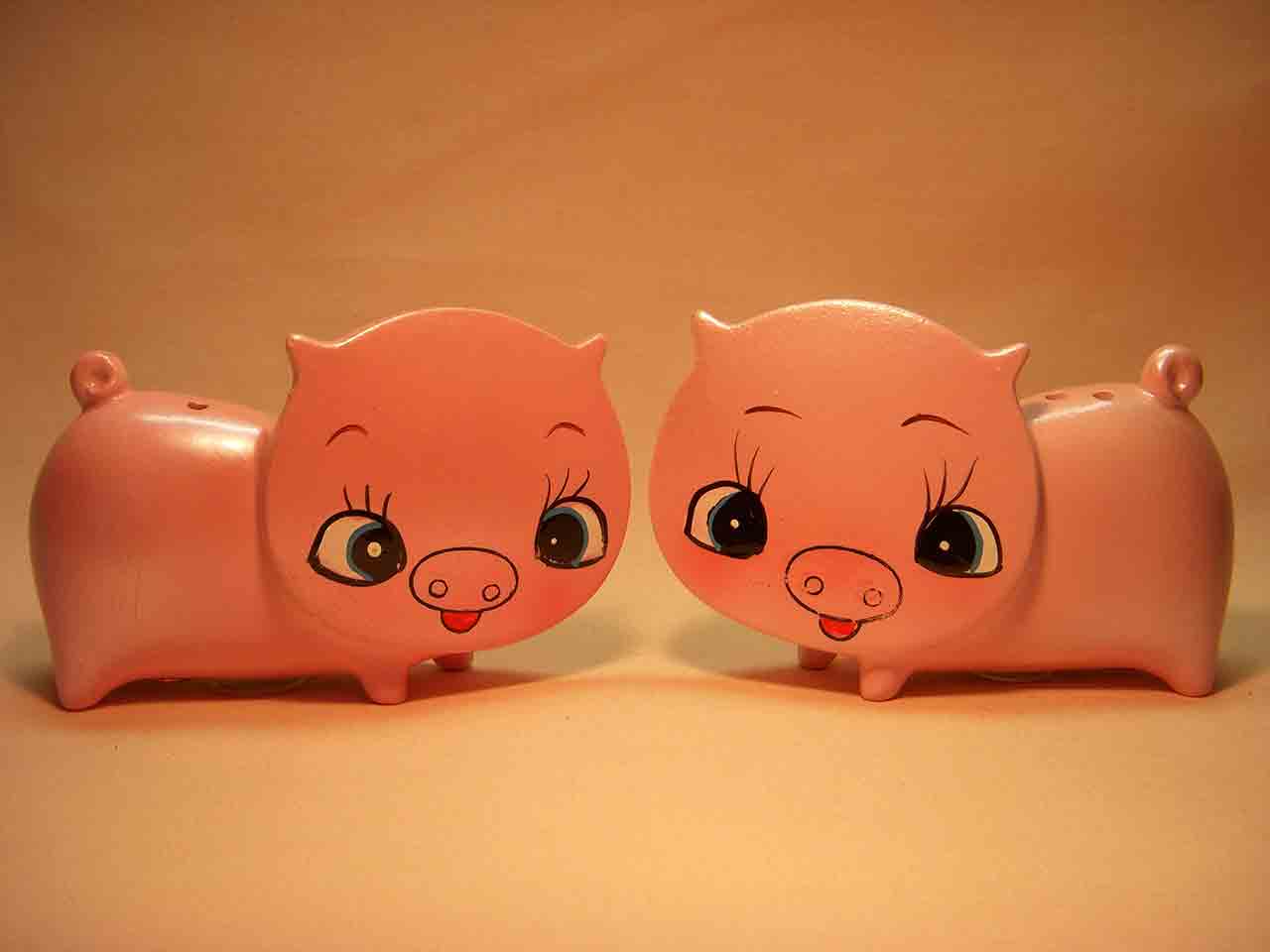 Pigs salt and pepper shakers