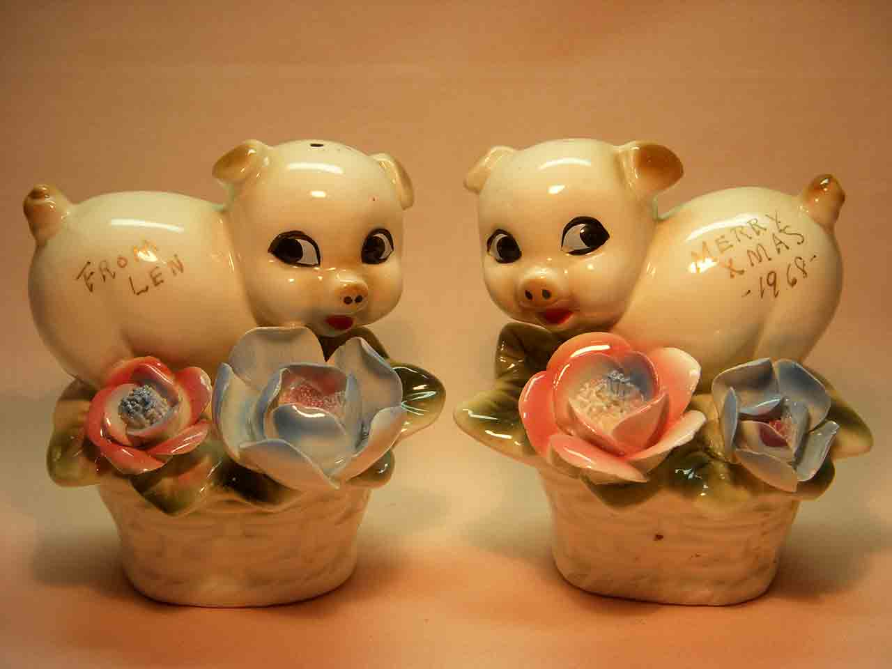 Animals in flower baskets salt and pepper shakers - pigs