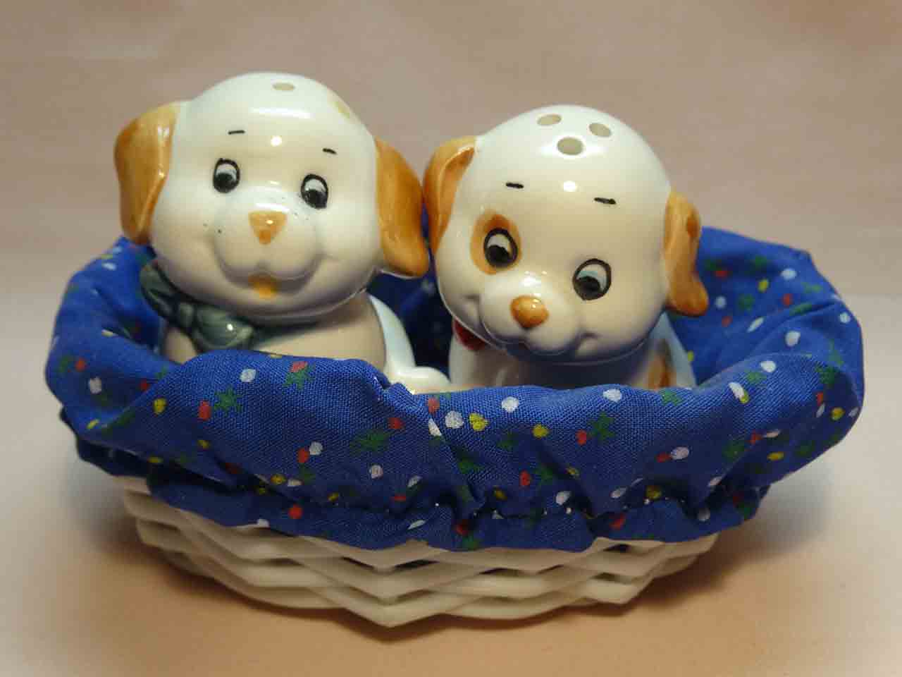 Dogs salt and pepper shakers