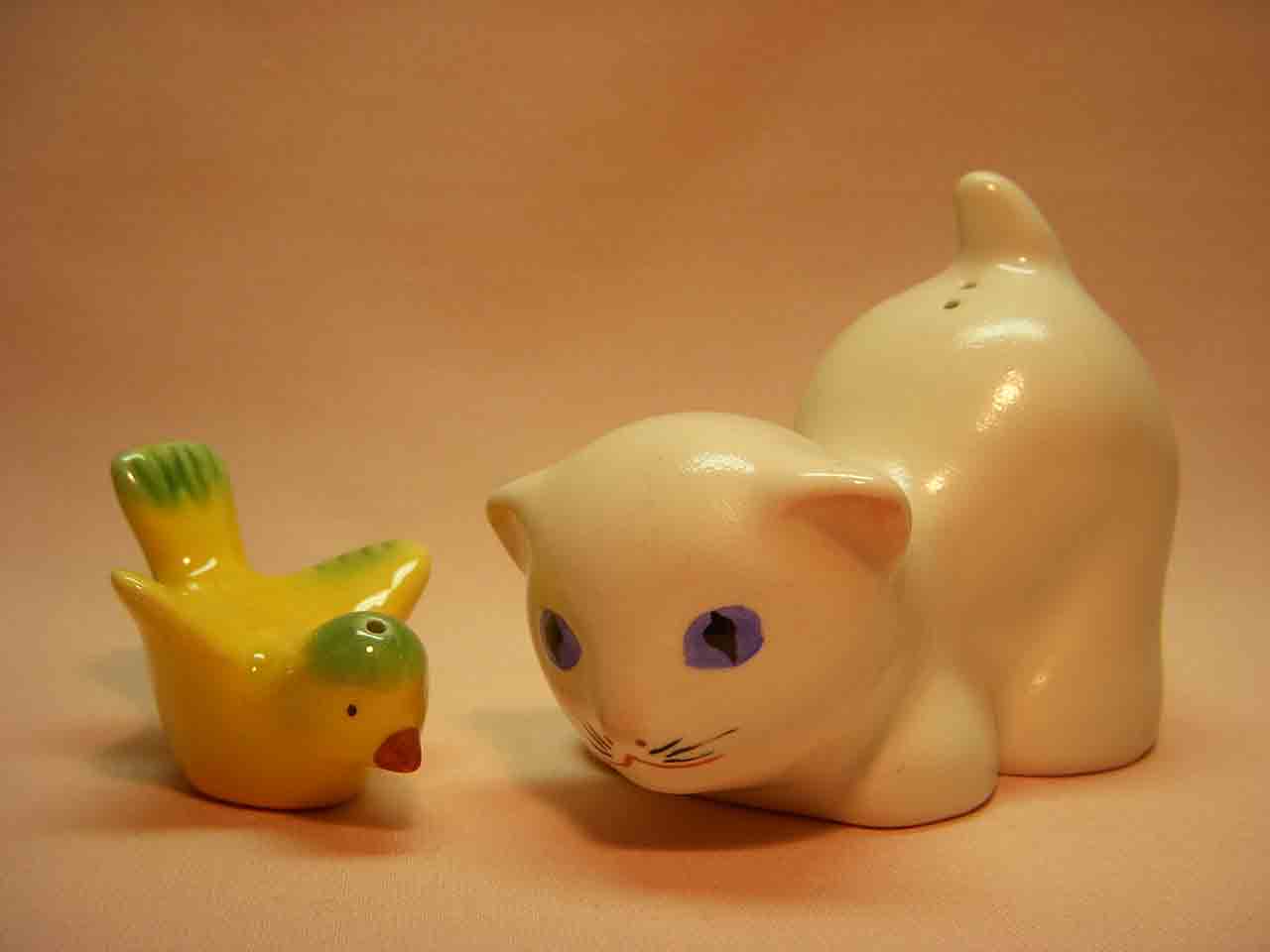 Vallona Starr cat and canary salt and pepper shakers