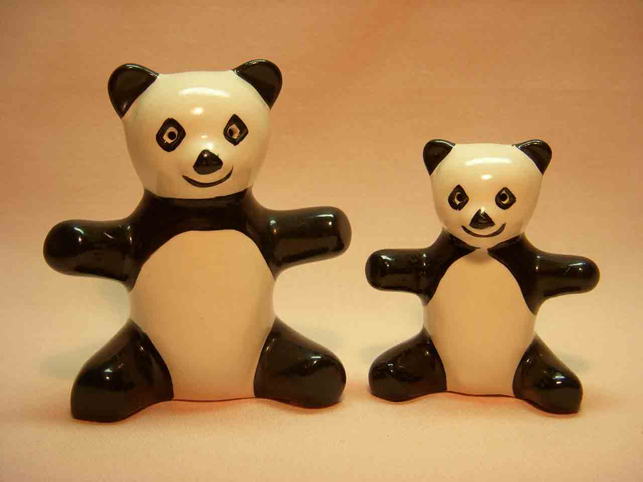 Vallona Starr panda bears salt and pepper shakers