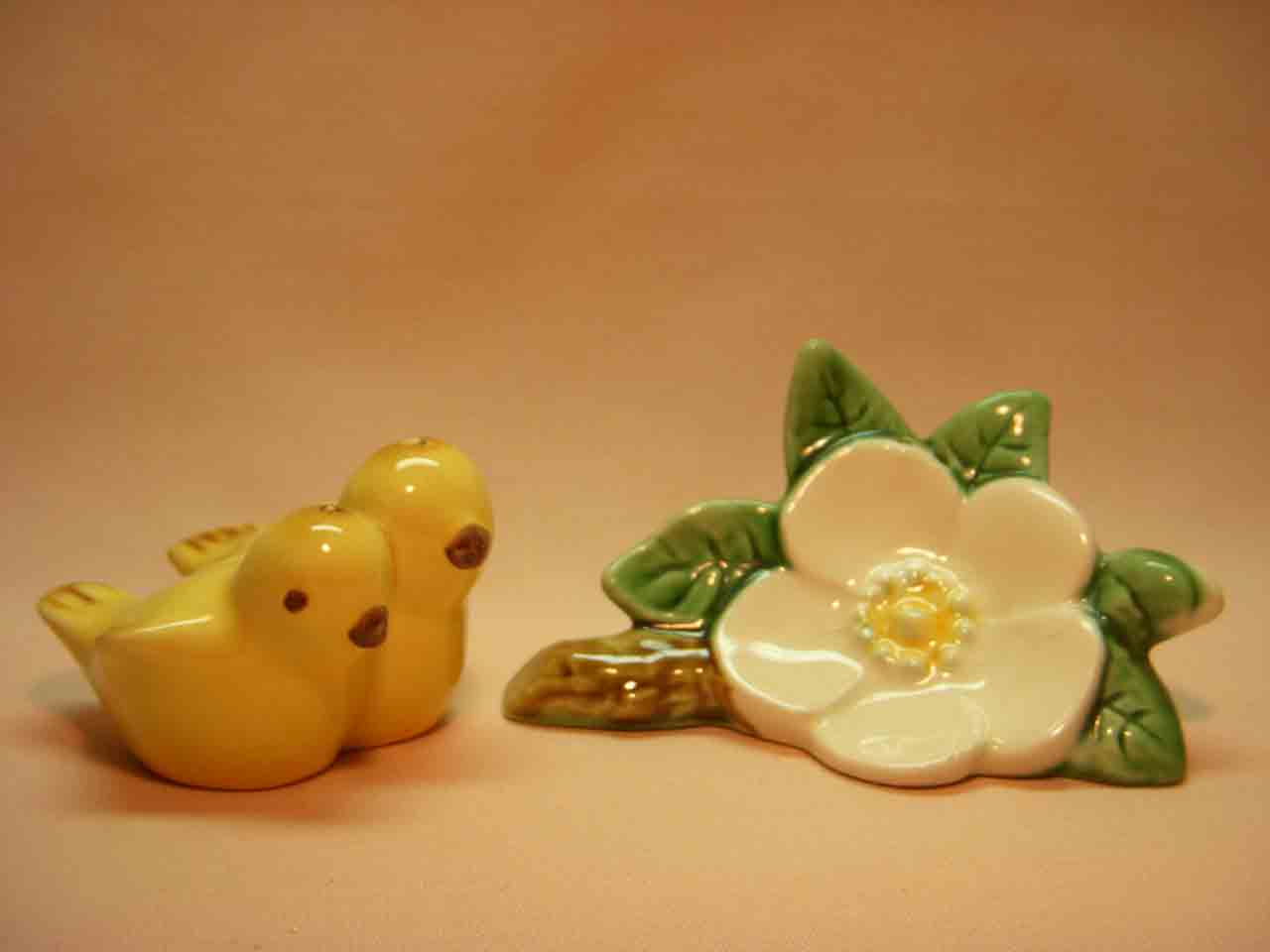 Vallona Starr birds and blossom salt and pepper shakers