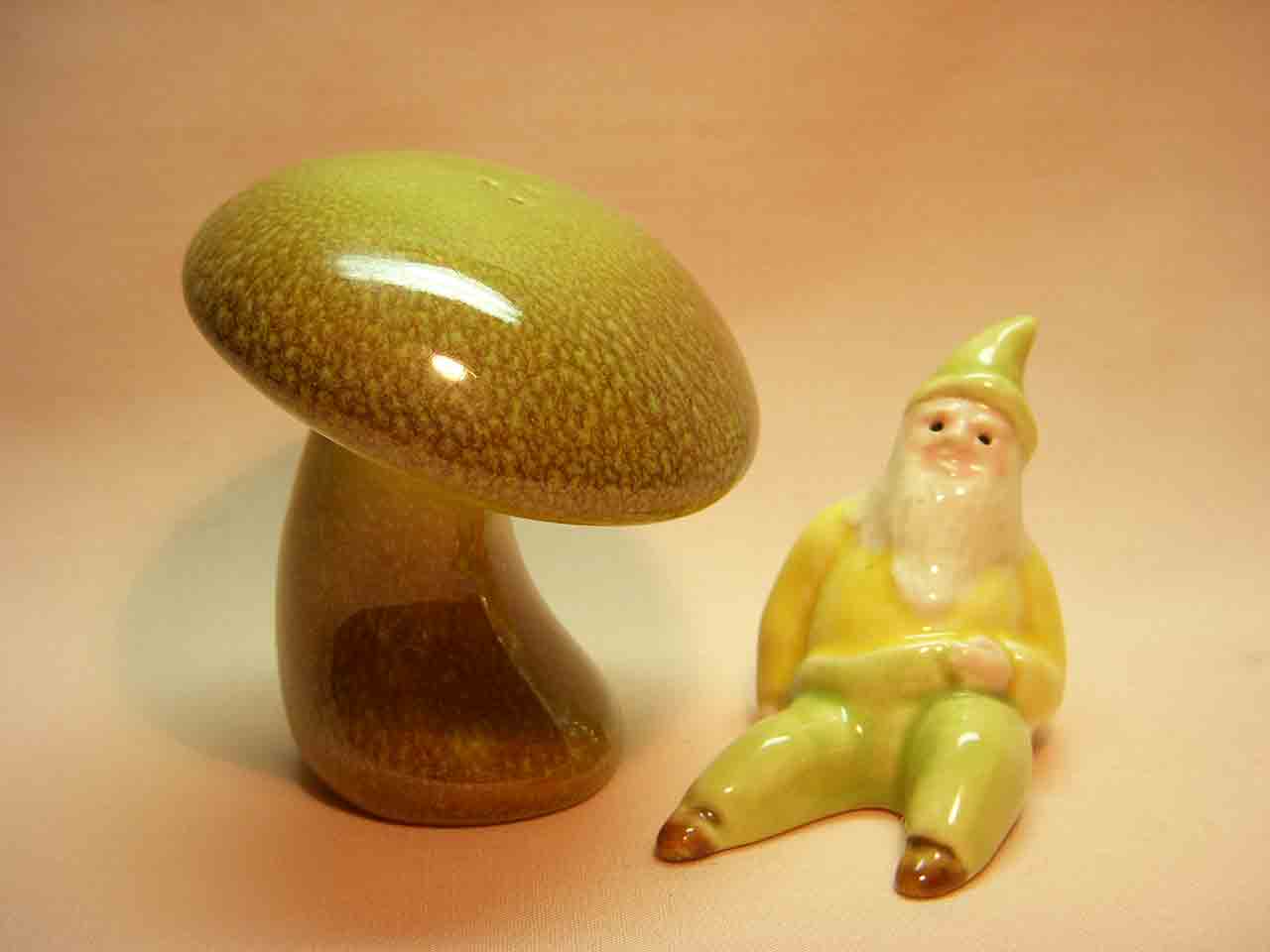 Vallona Starr toad stool with reclining gnome salt and pepper shakers