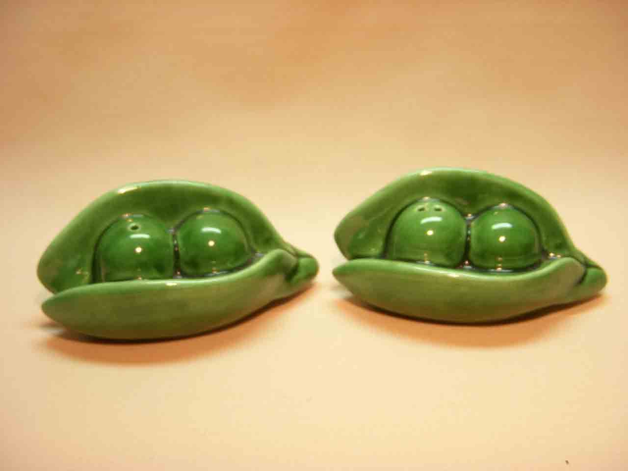 Vallona Starr two peas in a pod salt and pepper shakers