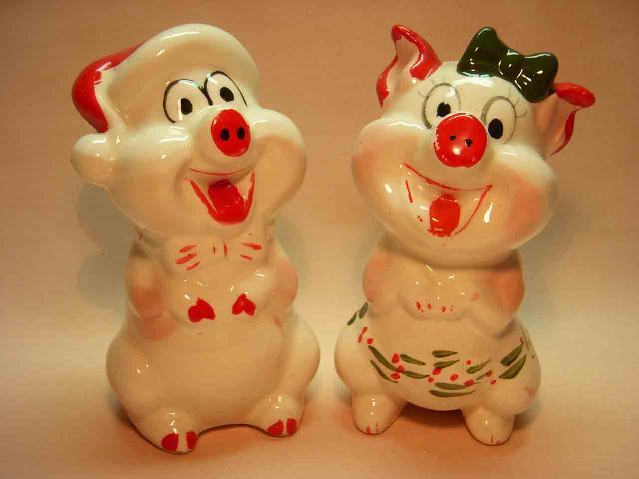 Kreiss Christmas pigs salt and pepper shakers