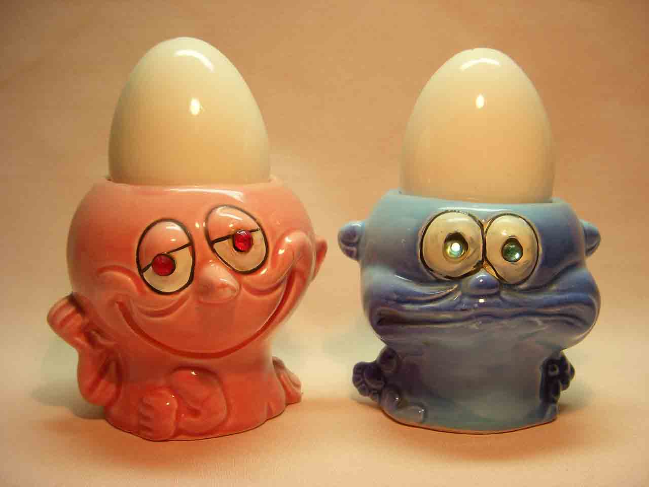 Kreiss Psycho egg cups with egg salt and pepper shakers